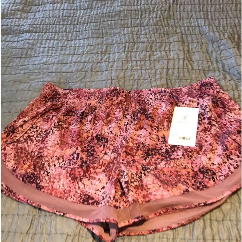 Athleta NWT Racer Run 4” Short XL